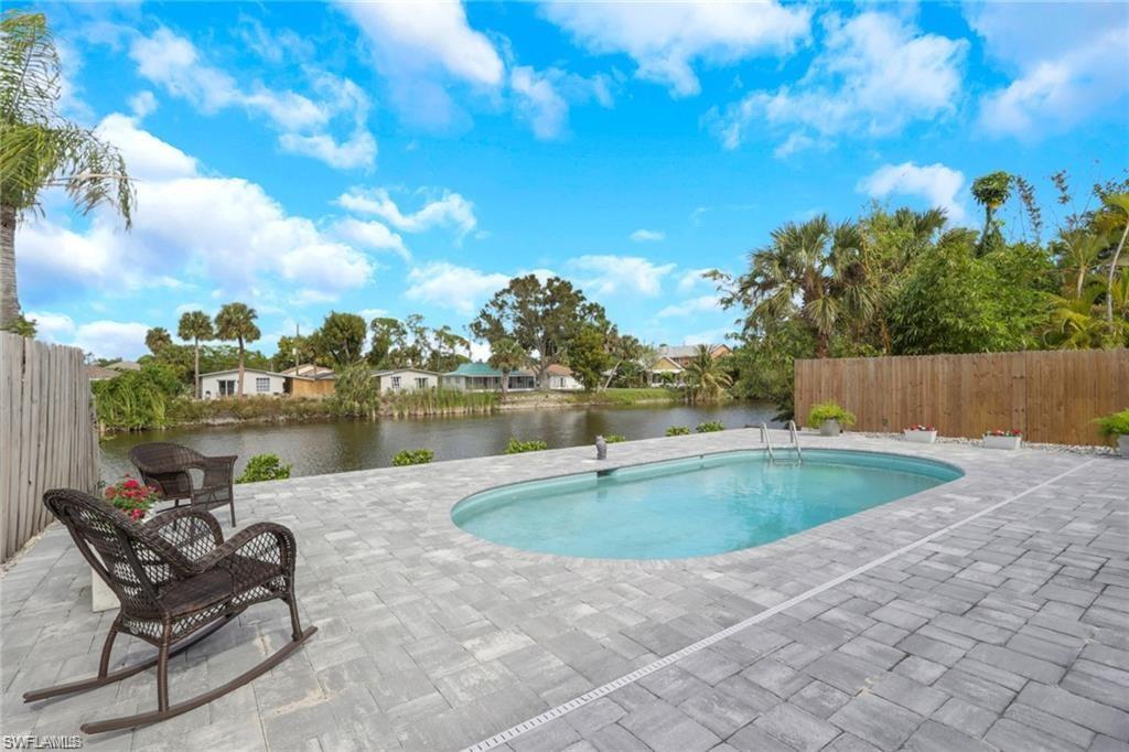 NAPLES PARK - Residential