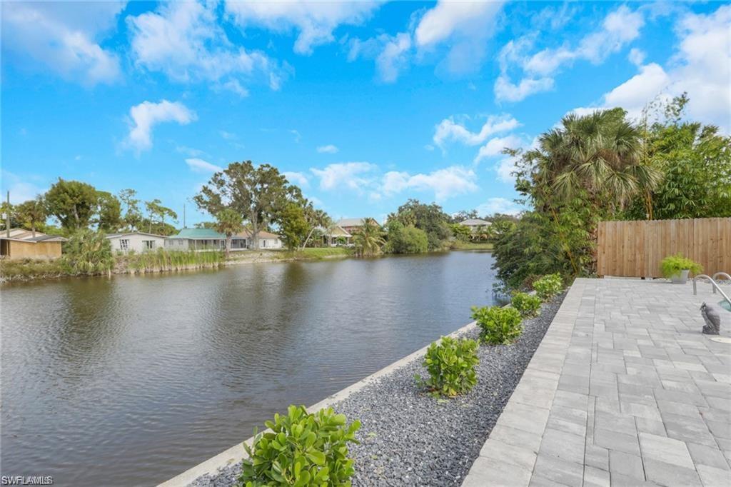 NAPLES PARK - Residential