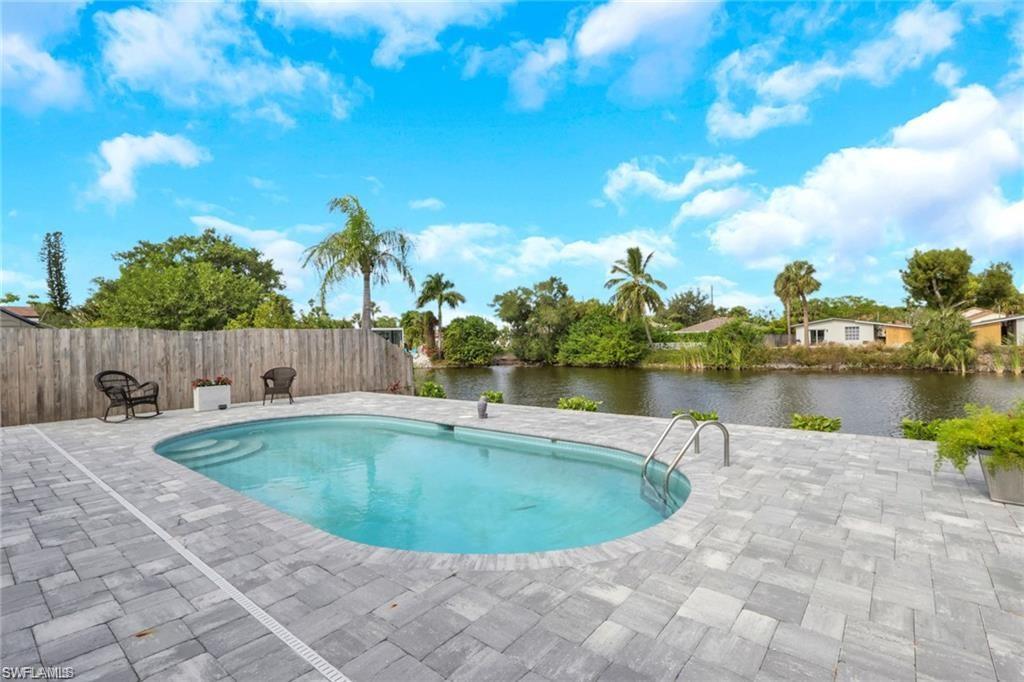 NAPLES PARK - Residential