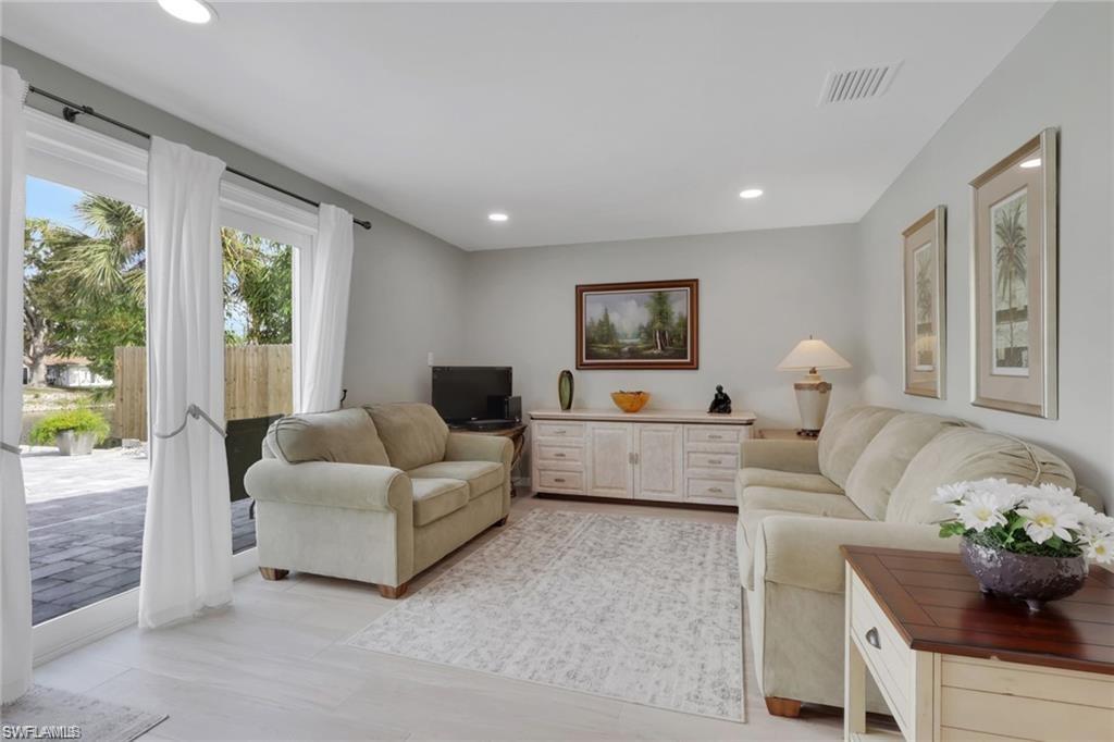 NAPLES PARK - Residential