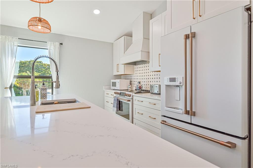 BONITA BEACH - Residential