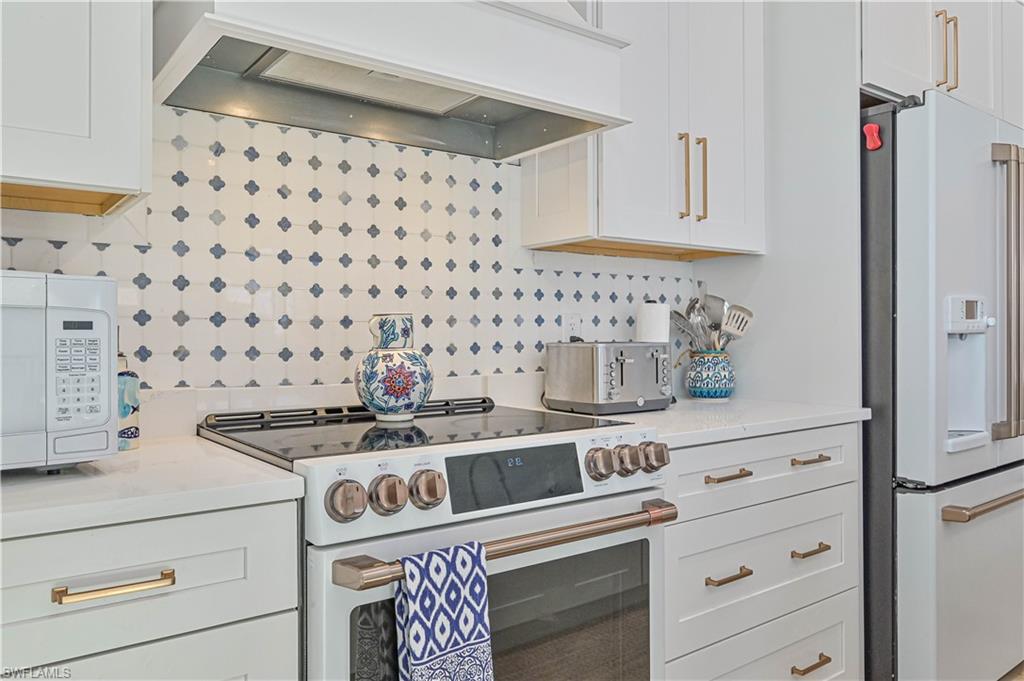 BONITA BEACH - Residential