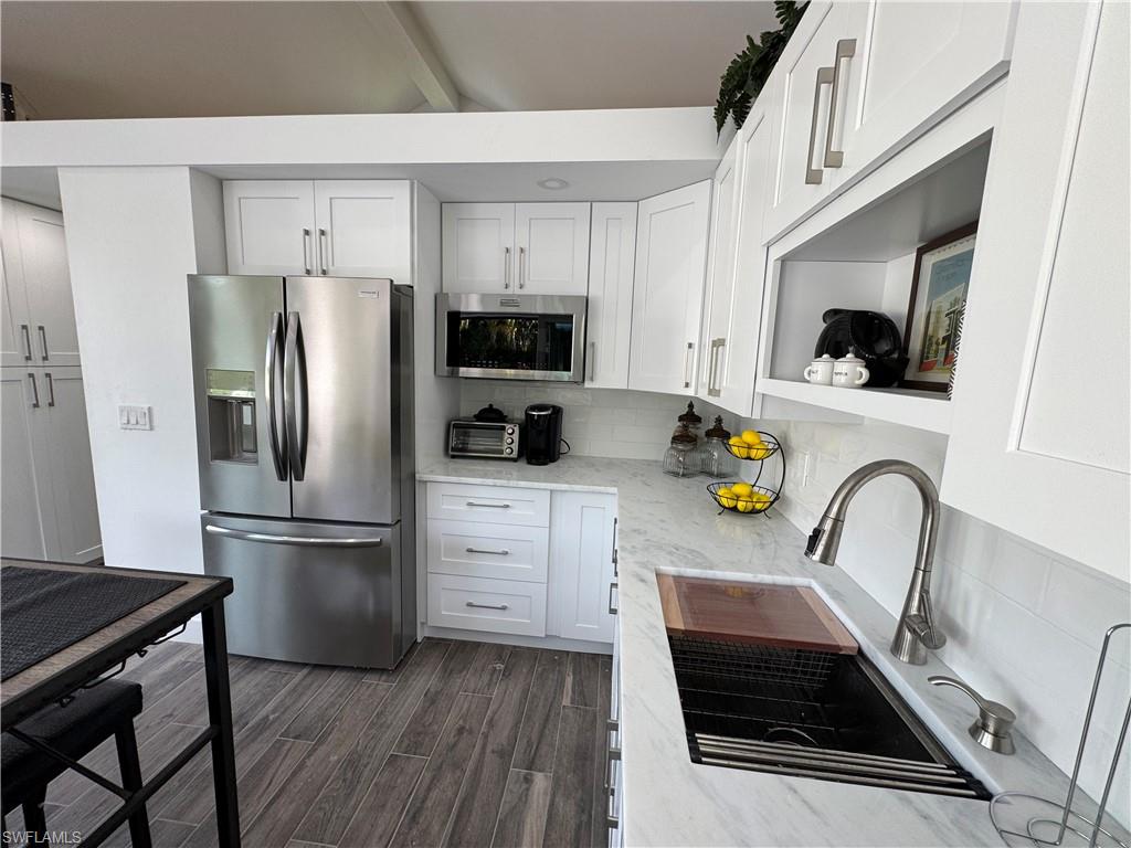 RIVERBEND MOTORCOACH RESORT - Land