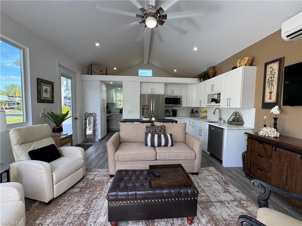 RIVERBEND MOTORCOACH RESORT - Land