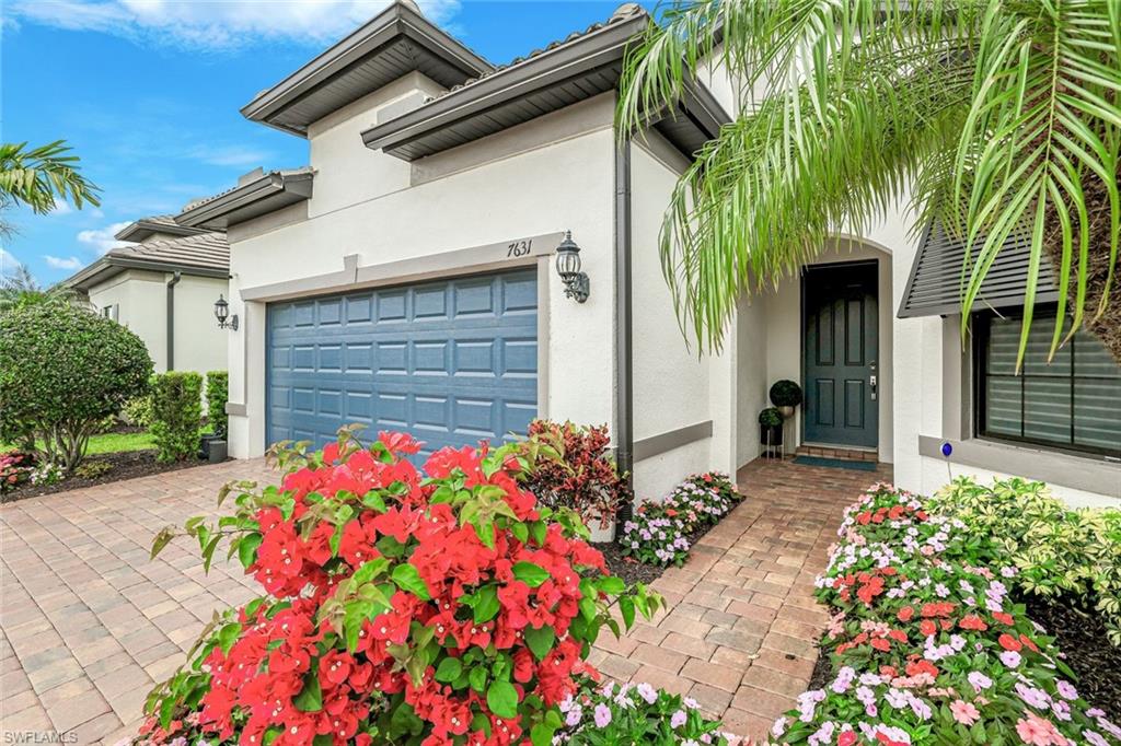 WINDING CYPRESS - Residential