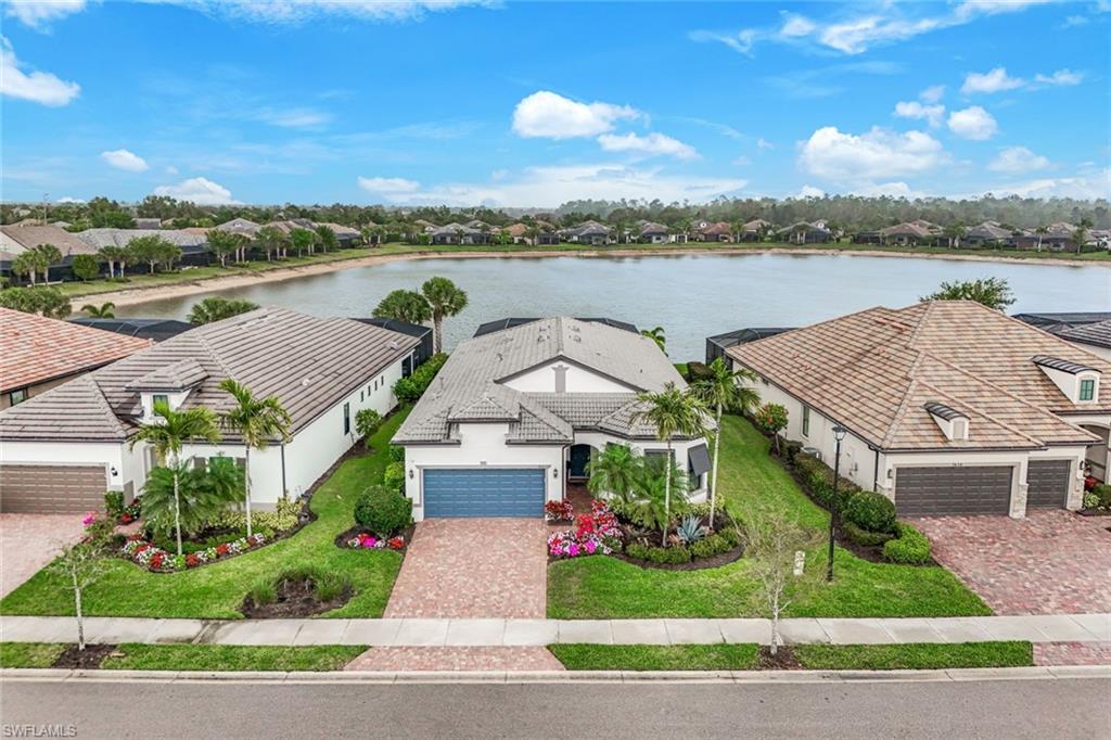 WINDING CYPRESS - Residential