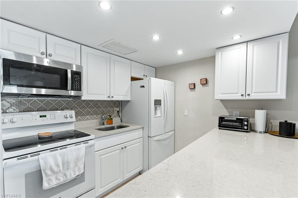 NAPLES BATH AND TENNIS CLUB - Residential