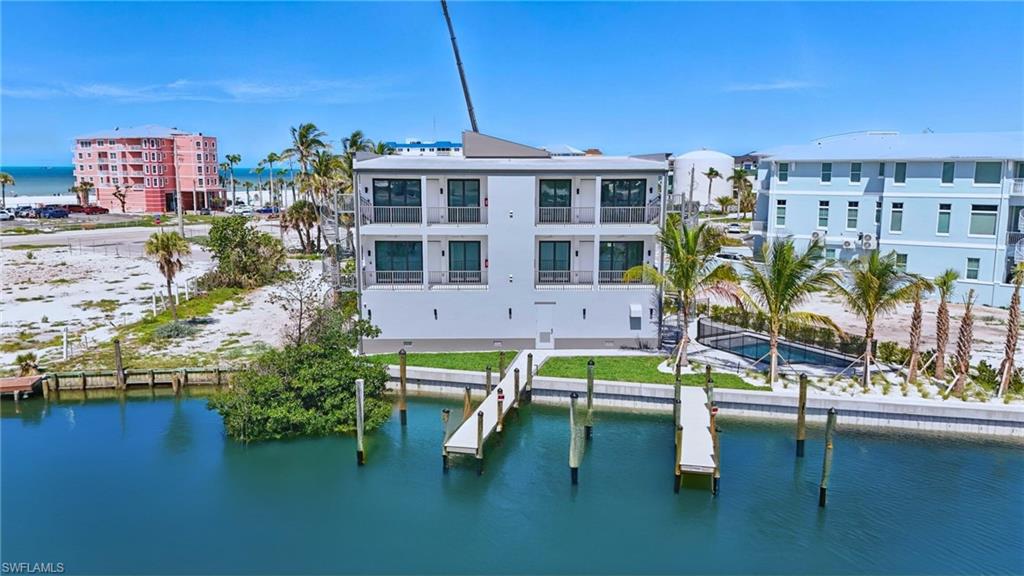 ISLAND SHORES - Residential