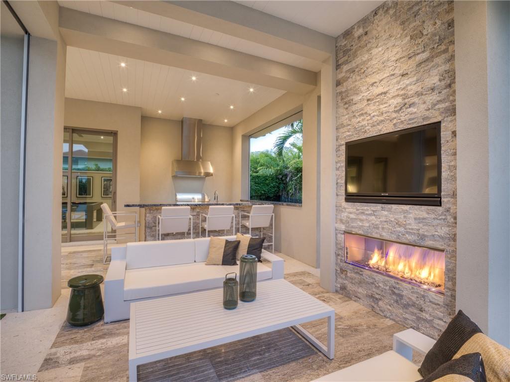 PINECREST AT PELICAN BAY - Residential