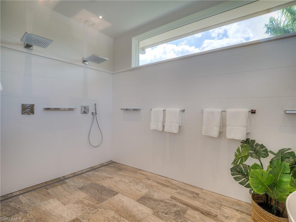 PINECREST AT PELICAN BAY - Residential