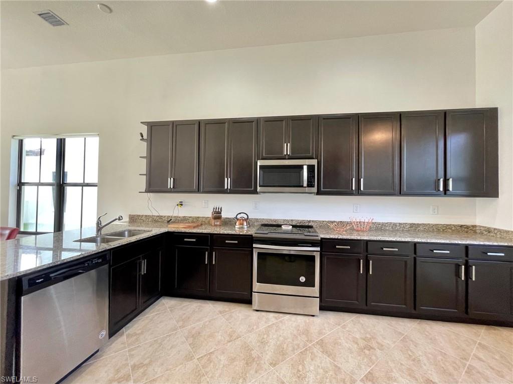 MAPLE RIDGE - Residential