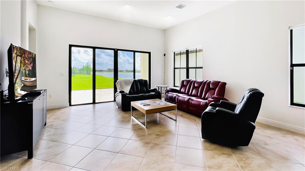 MAPLE RIDGE - Residential