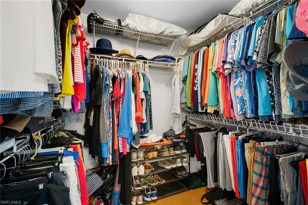 SUNSET STREAM - Residential