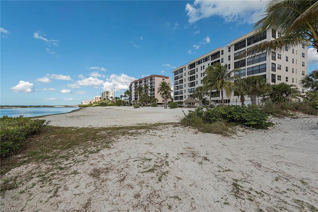 EDEN HOUSE CONDO - Residential