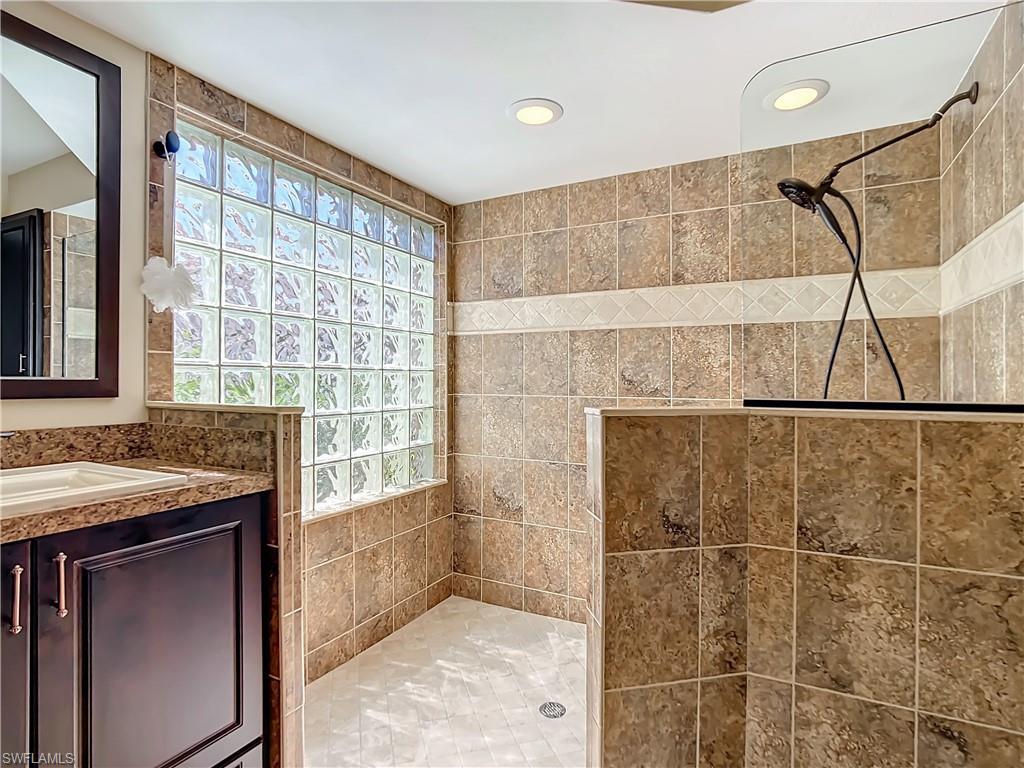 DEL VERA COUNTRY CLUB - Residential