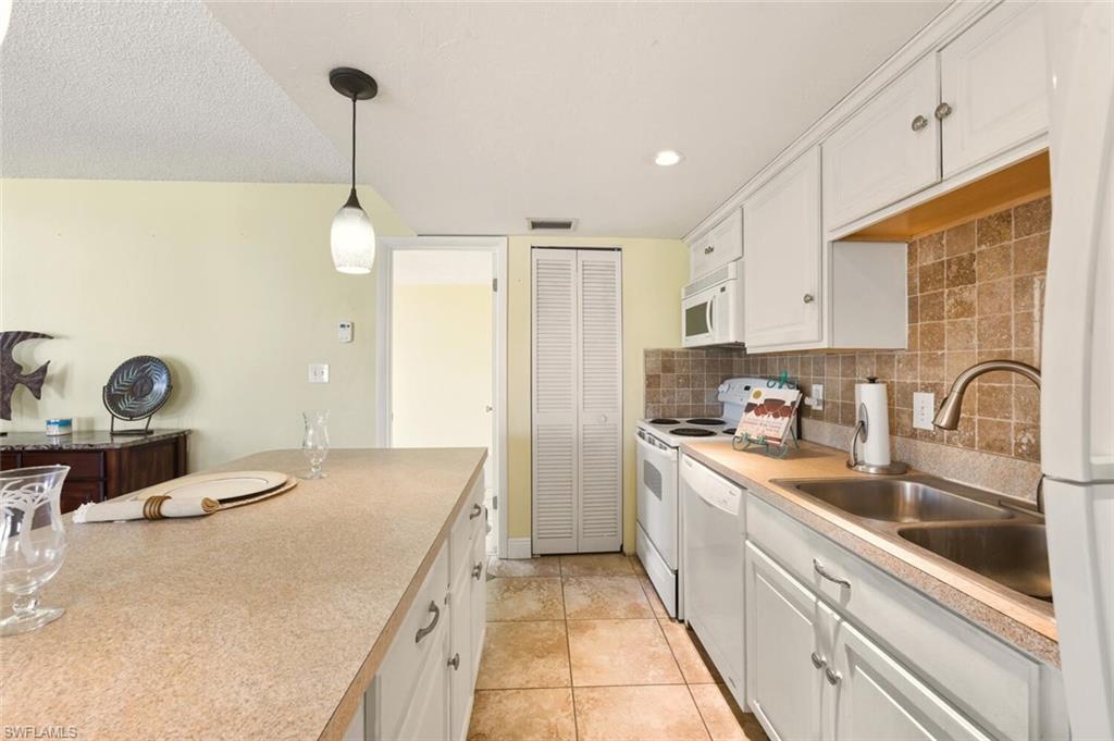 GLADES COUNTRY CLUB - Residential