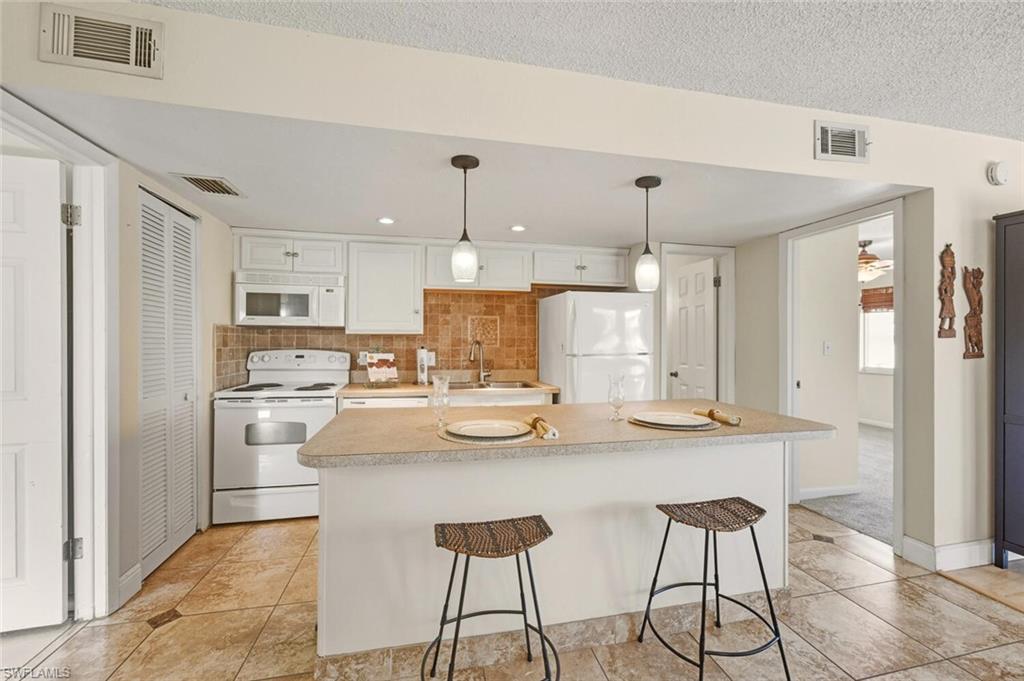 GLADES COUNTRY CLUB - Residential