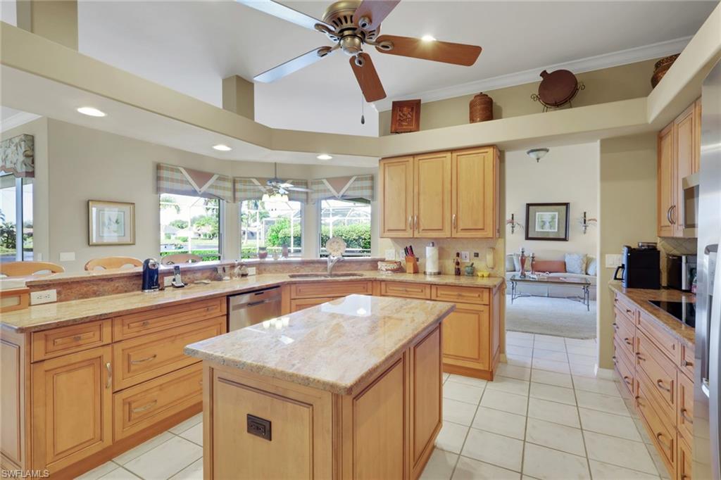 LONGSHORE LAKE - Residential