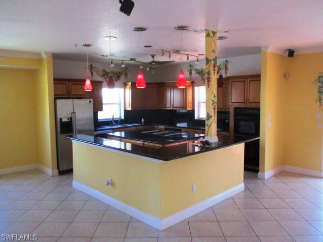 LAGUNA SHORES - Residential