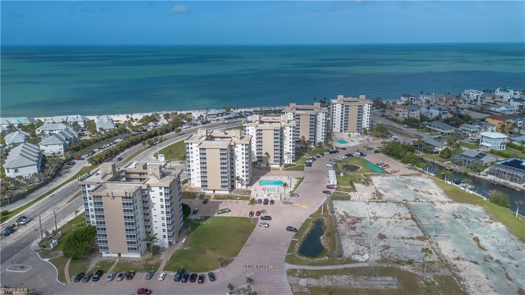 BEACH AND TENNIS CLUB - Residential Lease