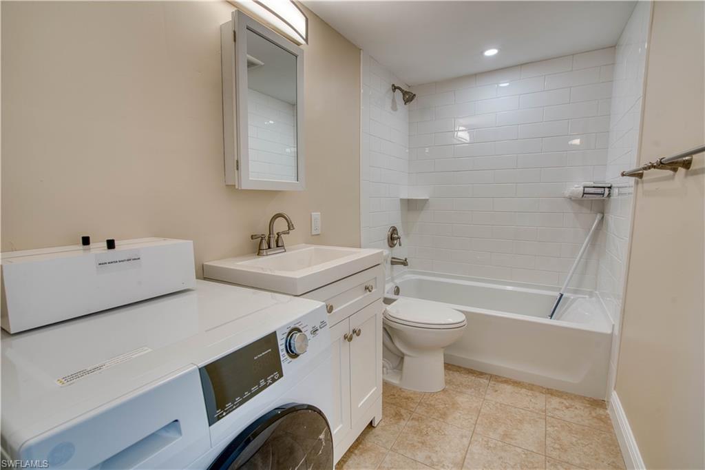 BEACH AND TENNIS CLUB - Residential Lease