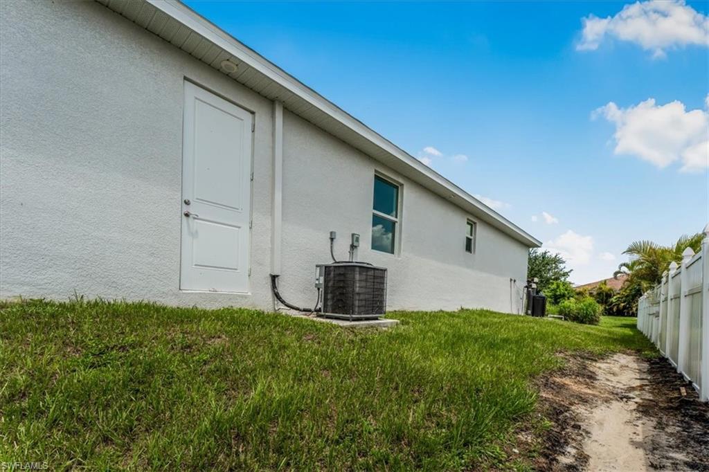 CAPE CORAL - Residential