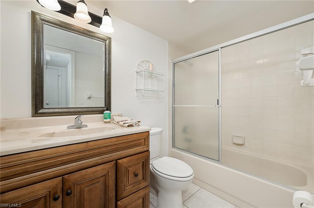 ROYAL PELICAN TOWNHOUSE - Residential