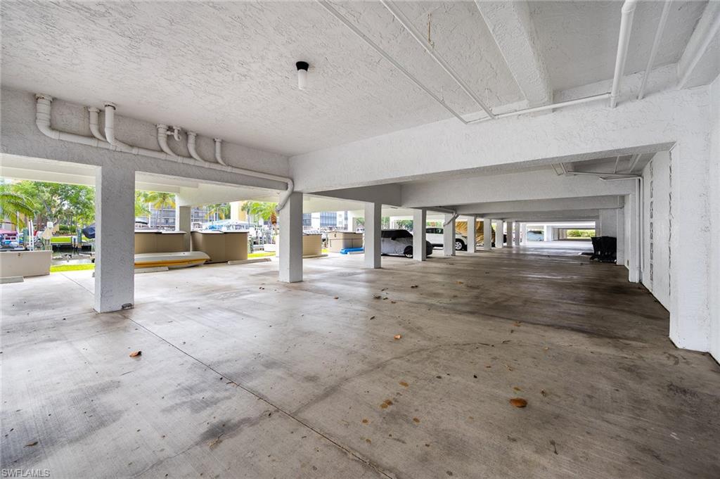 ROYAL PELICAN TOWNHOUSE - Residential