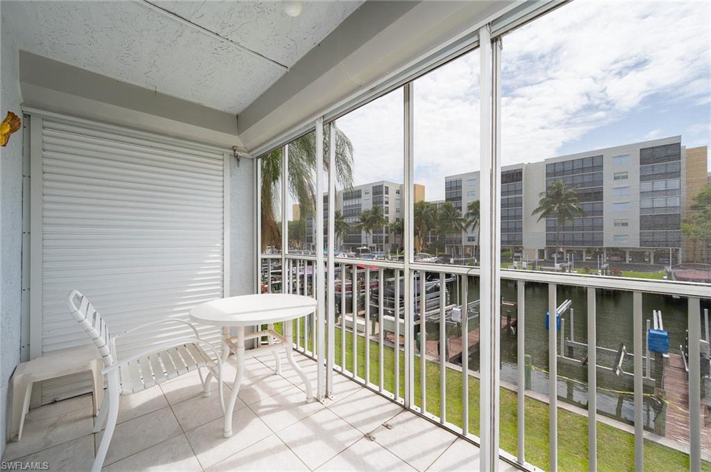 ROYAL PELICAN TOWNHOUSE - Residential