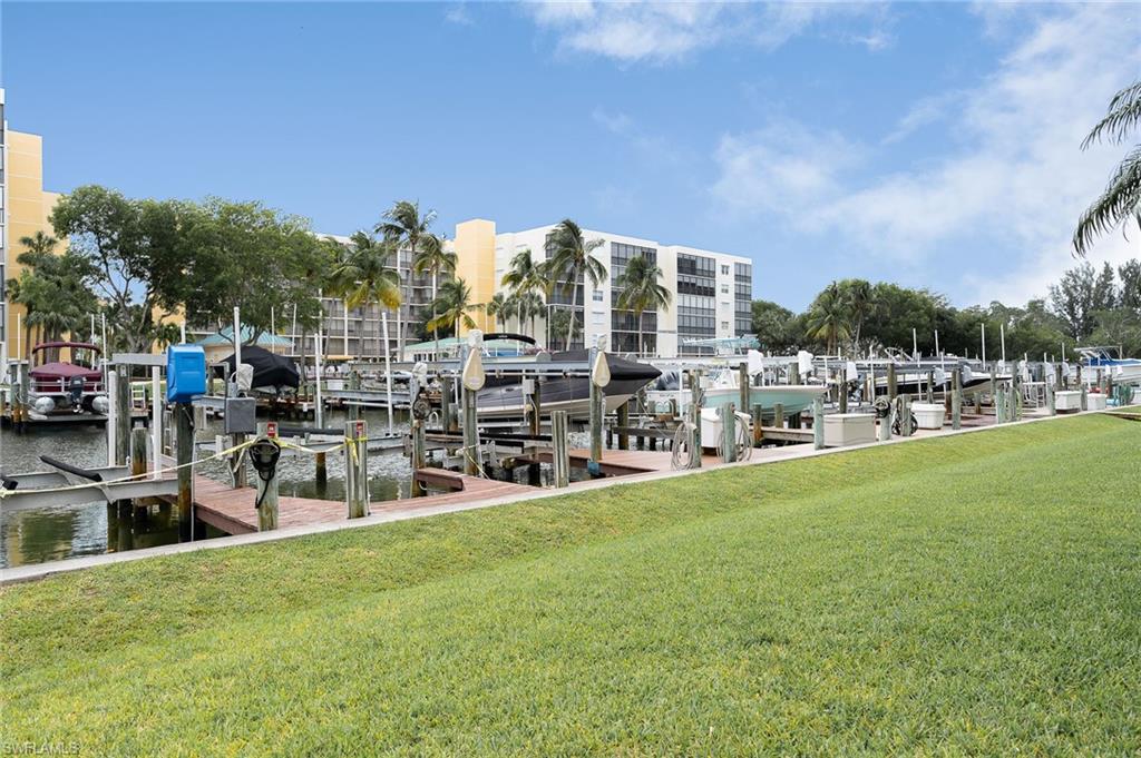 ROYAL PELICAN TOWNHOUSE - Residential