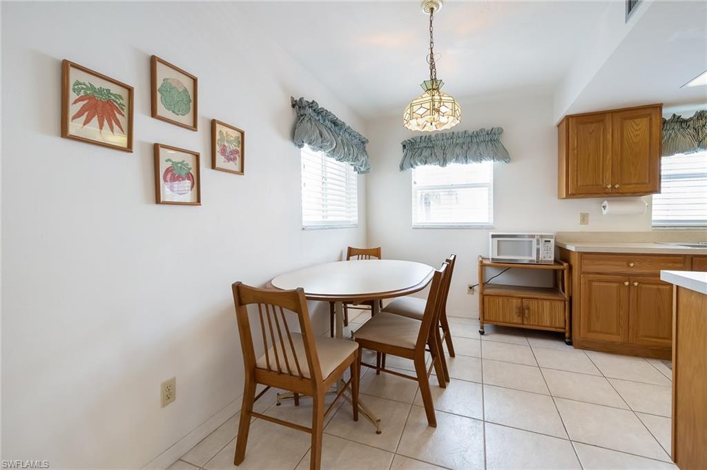 ROYAL PELICAN TOWNHOUSE - Residential