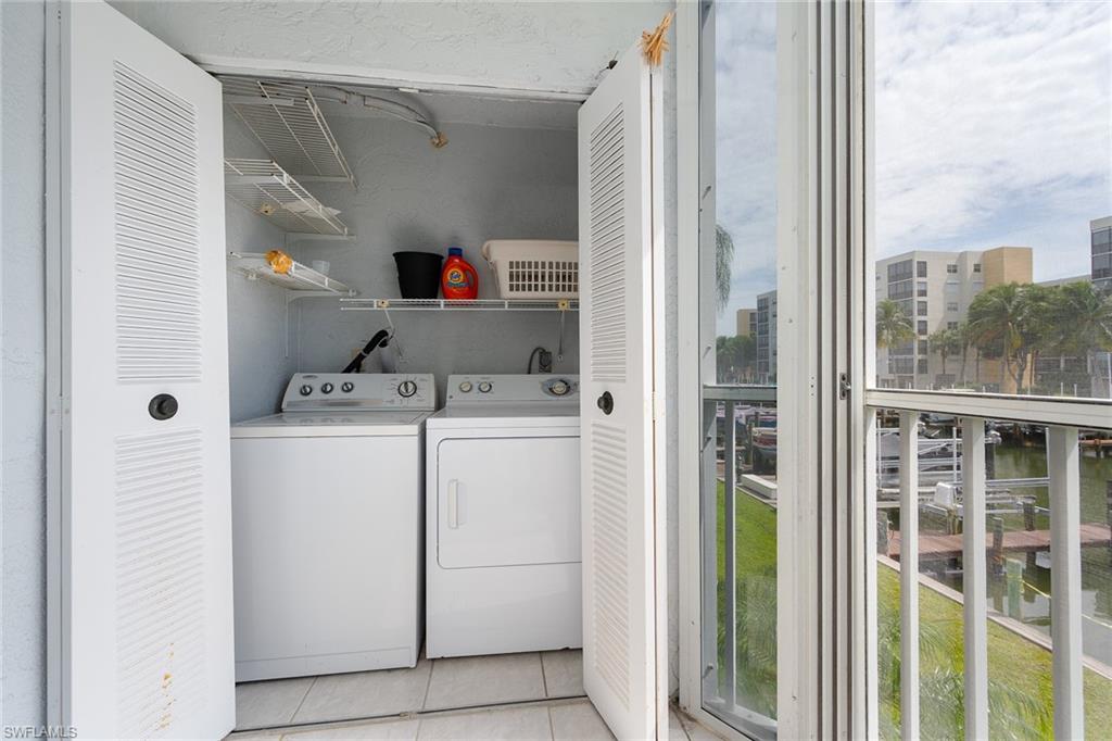 ROYAL PELICAN TOWNHOUSE - Residential