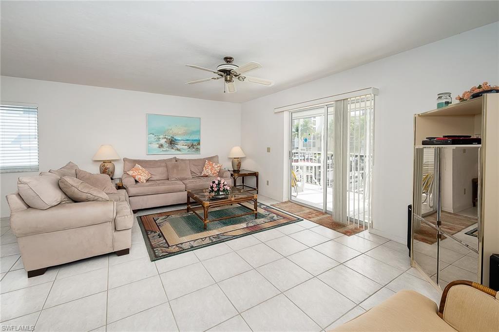 ROYAL PELICAN TOWNHOUSE - Residential