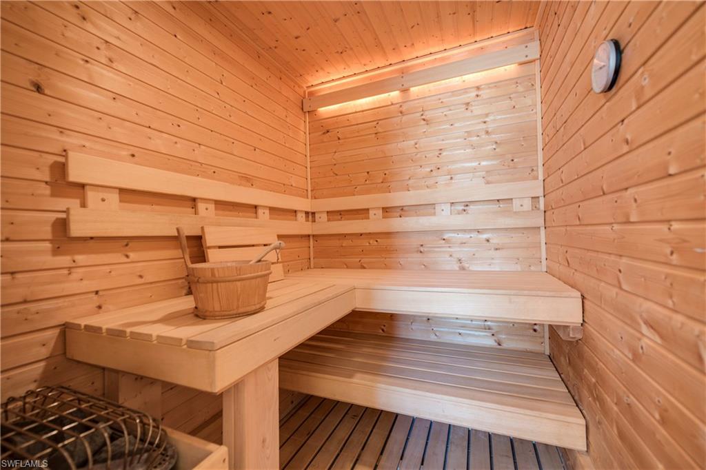 LIVINGSTON WOODS - Residential