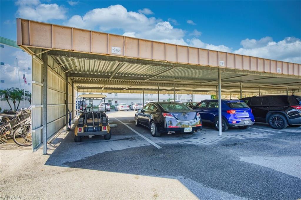 SEVEN LAKES - Residential