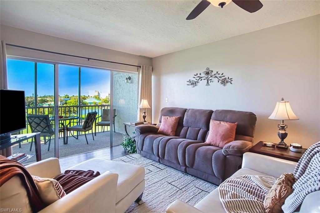 SEVEN LAKES - Residential