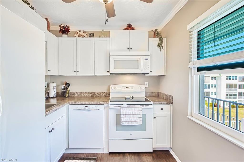 SEVEN LAKES - Residential