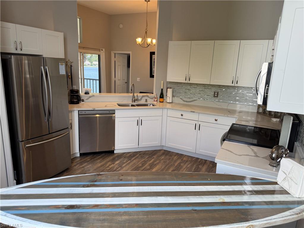 LAKESIDE CARRIAGE HOMES - Residential Lease