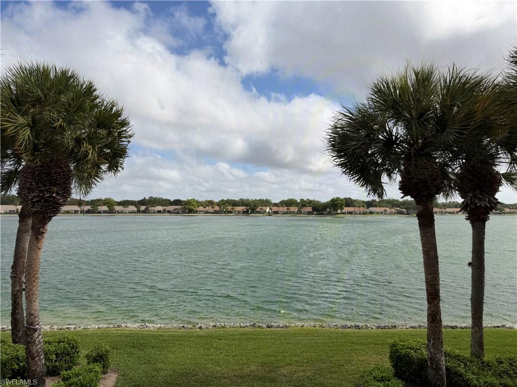 LAKESIDE CARRIAGE HOMES - Residential Lease