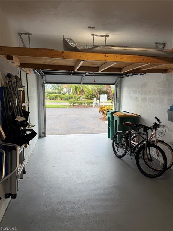 LAKESIDE CARRIAGE HOMES - Residential Lease