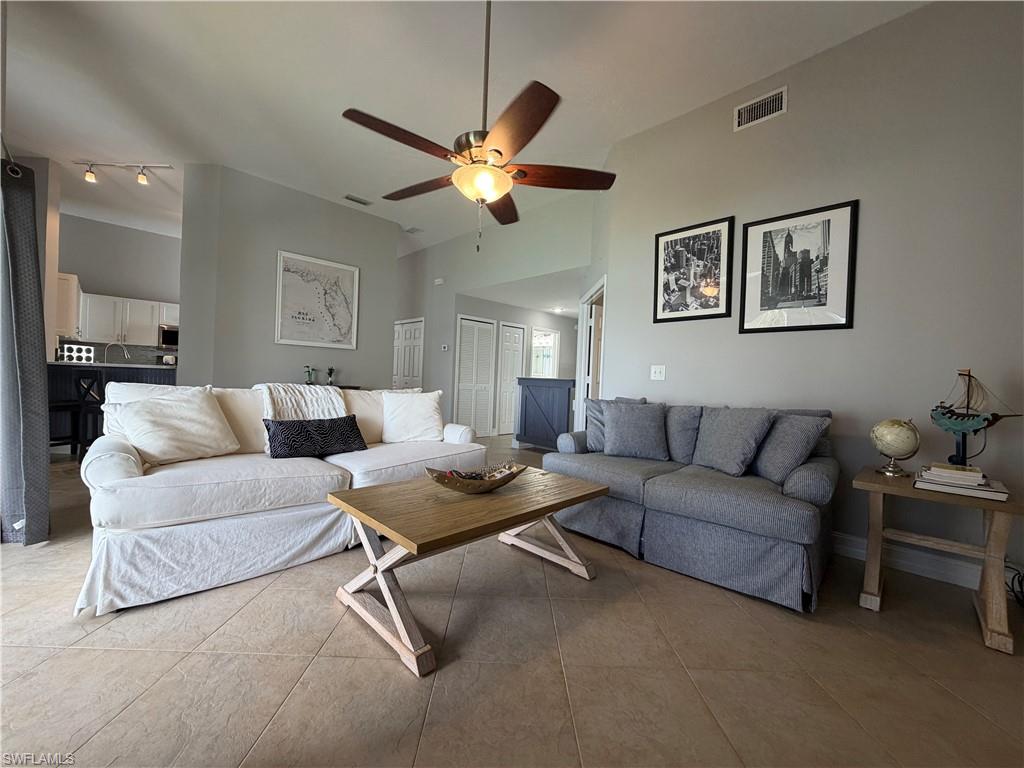 LAKESIDE CARRIAGE HOMES - Residential Lease