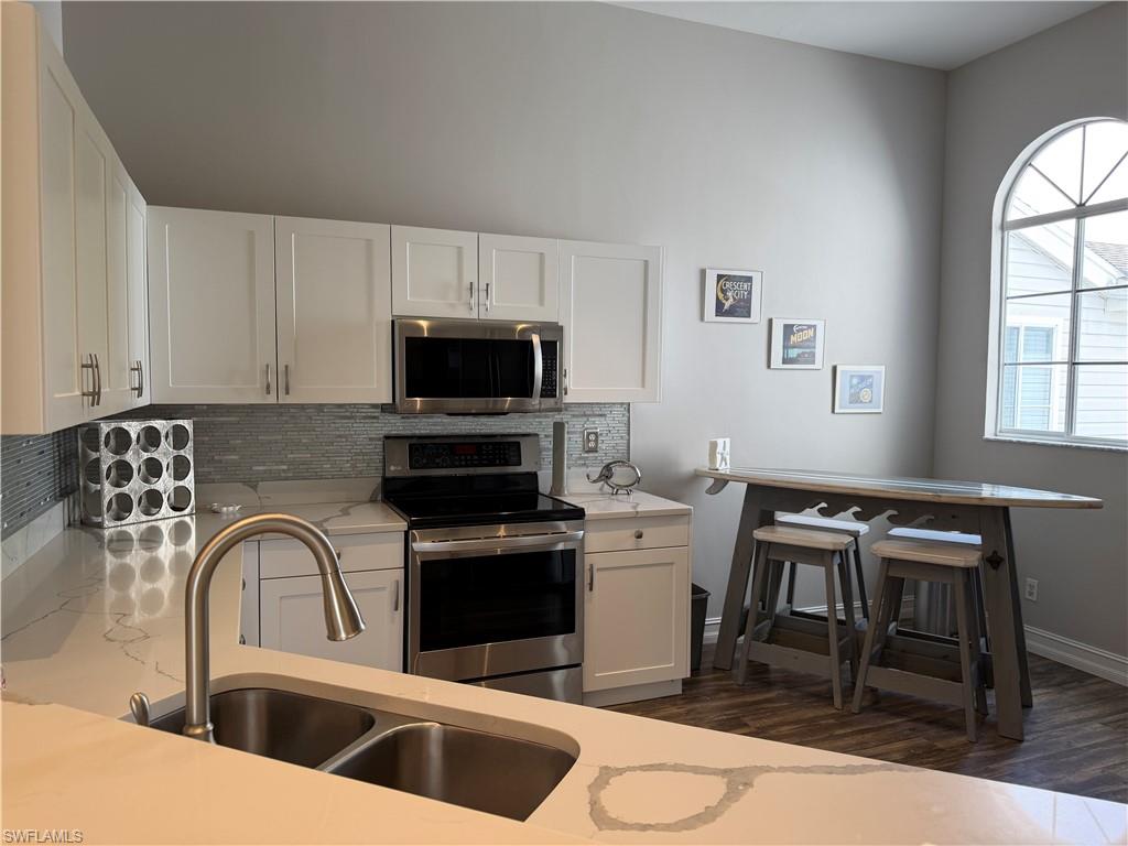 LAKESIDE CARRIAGE HOMES - Residential Lease