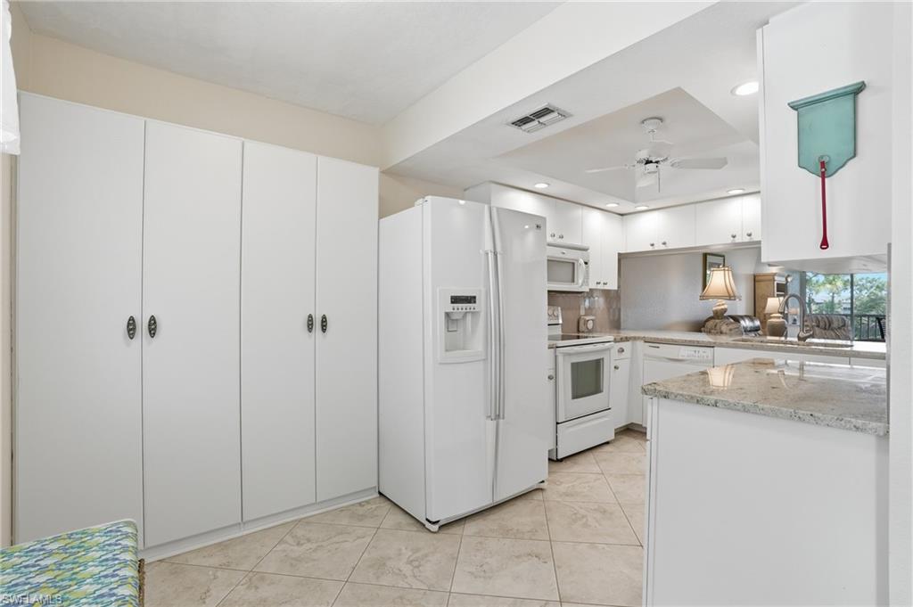 VILLAGE ON COURT SIDE - Residential