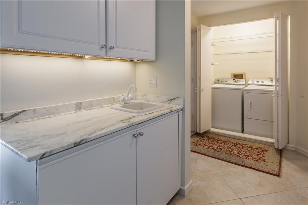 600 LA PENINSULA - Residential