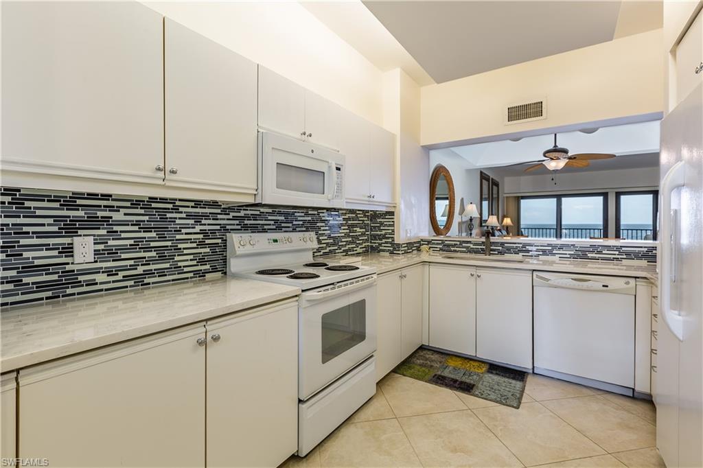 600 LA PENINSULA - Residential