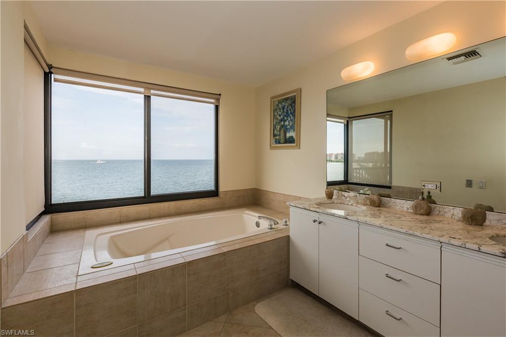 600 LA PENINSULA - Residential