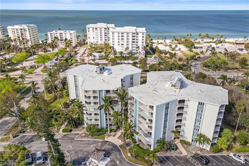 Photo of 1300 Gulf Shore BLVD N #511, NAPLES, FL 34102 (MLS # 225074311)