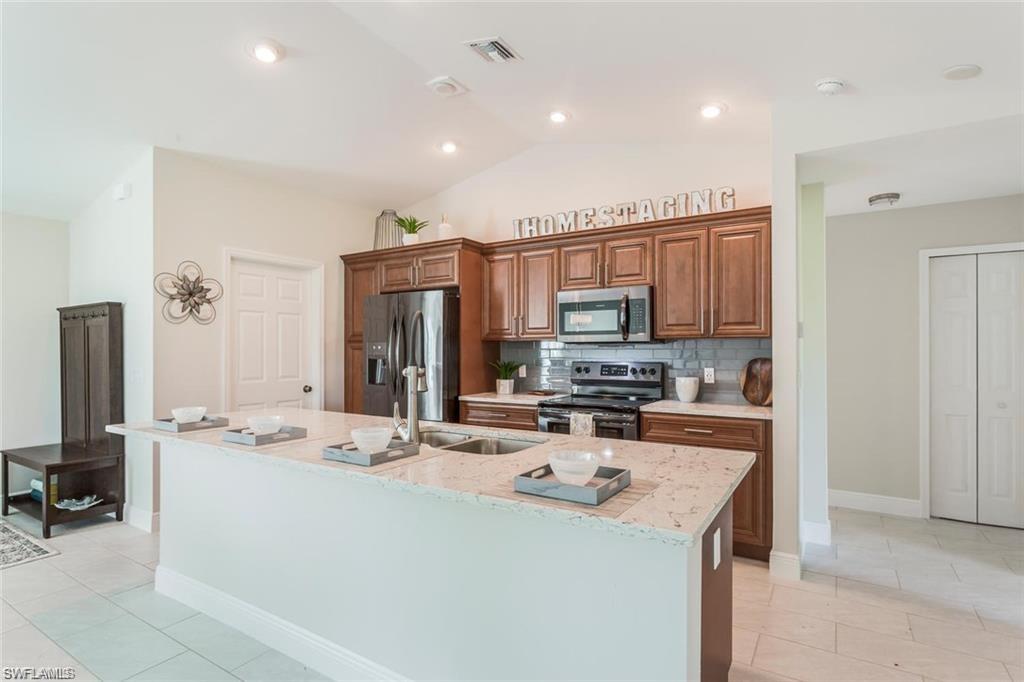 SAN CARLOS PARK - Residential