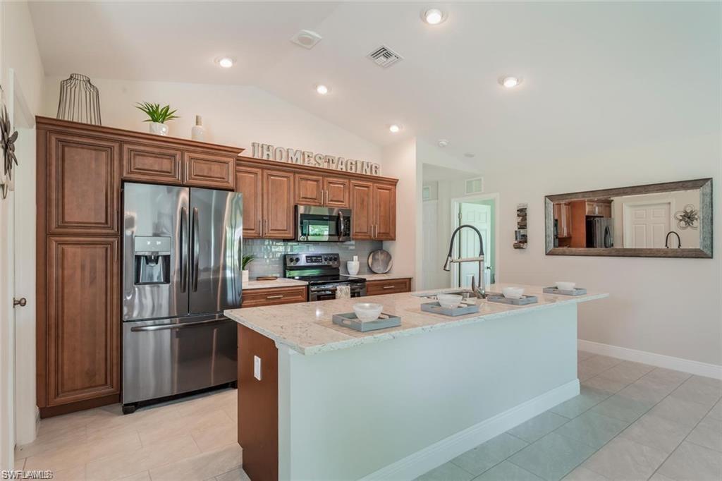 SAN CARLOS PARK - Residential