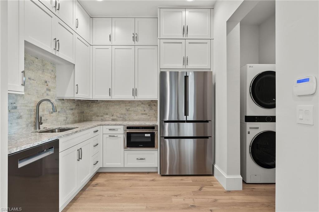 MAGNOLIA POINTE - Residential